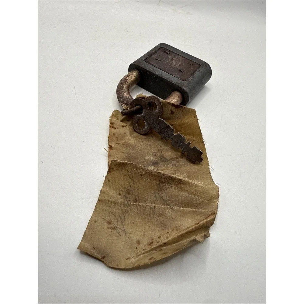 Vintage‎ Yale & Towne Brass & Metal Padlock with Key